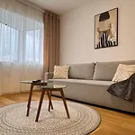 Apartment Vapartment Nova Vajnorska , Private Parking