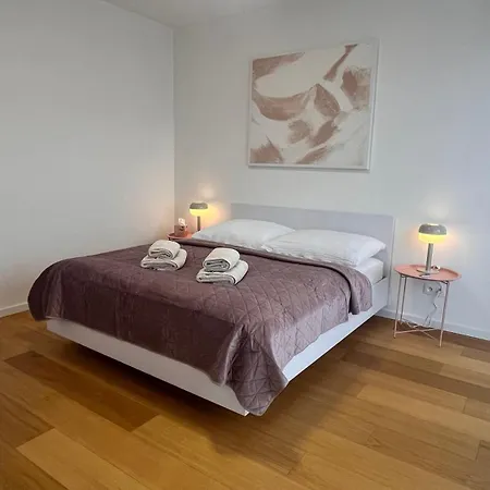 Апартаменти Vapartment Nova Vajnorska , Private Parking *