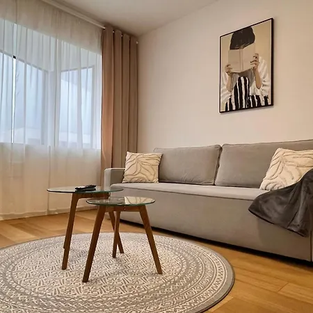 Apartman Vapartment Nova Vajnorska , Private Parking