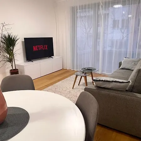 Vapartment Nova Vajnorska , Private Parking Апартаменти Братислава